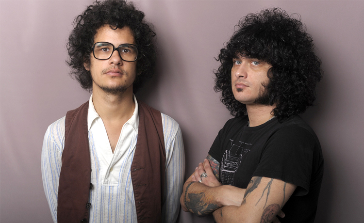 quientendencia's tweet photo. @porktendencia 'The Mars Volta' es una banda estadounidense de rock progresivo fundada en 2001.

Fueron llamados "La mejor banda prog-rock" del 2008 por Rolling Stone. Son conocidos por sus conciertos enérgicos, sus letras crípticas, así como por sus álbumes de estudio conceptuales. https://t.co/0snuhZO3Uv