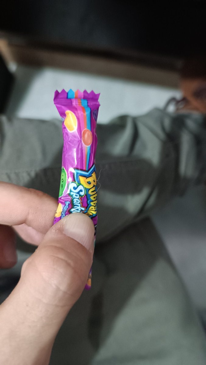 elincontra's tweet image. ¿Qué pasa con los #sparkies?
¿Ya no tiene control de calidad?
Ya van varios que me salen con solo tres pepitas, pero este lo guardé como evidencia del mal proceso del control de calidad, por si leen este tweet.