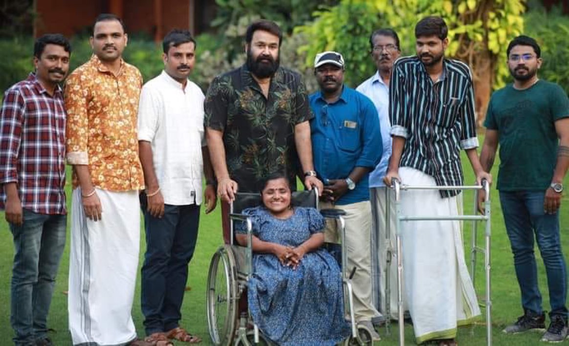 QuereshiAbraam's tweet photo. Long time wish of #Shijily & #Hareesh full filled by #AKMFCWA Calicut district committee..!!
#Mohanlal @Mohanlal https://t.co/QXnoThxleU