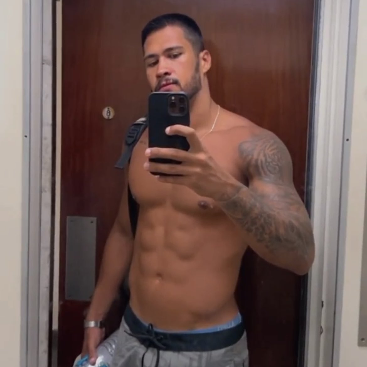 fivebuc's tweet image. 