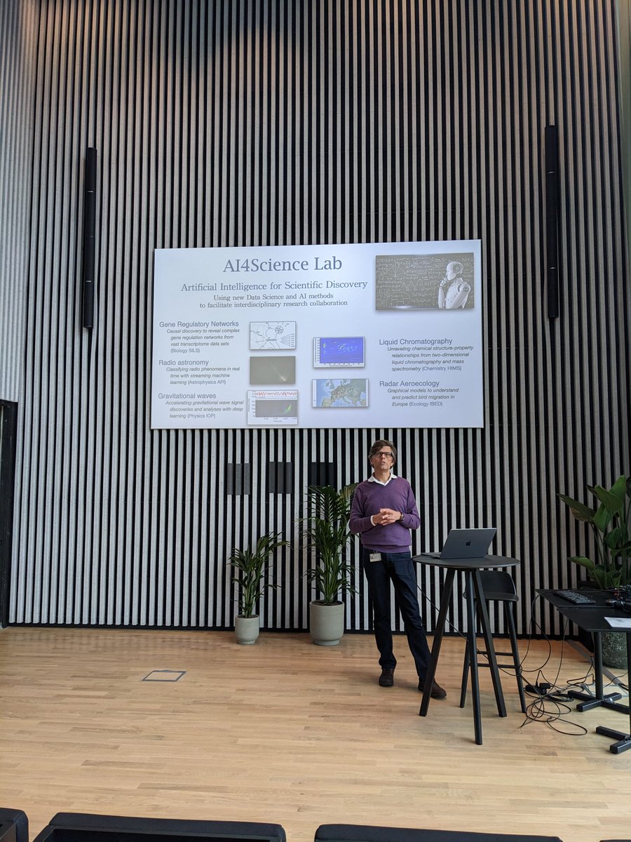 Great pitches: @praetoriusA from @IBED_UvA presented the CICEN project, Huib Pasman talked about the living lab approach on the #JohanCruijffArena, and @BerndEnsing from @HimsUva presented the @ai4science_lab and their new AI4SMM