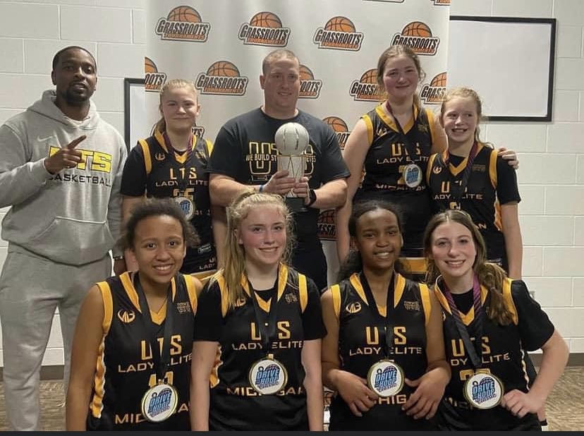 TheCEO_UTS's tweet image. @UTSEliteSports (Recap) 📸

•UTS 6th Grade (Girls) Undefeated in their one day Tournament 🏆

•UTS 6th Grade (Boys) Won the Silver Championship 🏆

•UTS 8th Grade (Girls) lost in the Silver Championship !

•UTS (Boys) Won the Gold Championship 🏆

#TheUTSway💛🖤 #ChampTalk🏆