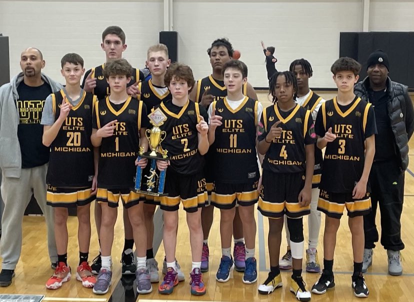 TheCEO_UTS's tweet image. @UTSEliteSports (Recap) 📸

•UTS 6th Grade (Girls) Undefeated in their one day Tournament 🏆

•UTS 6th Grade (Boys) Won the Silver Championship 🏆

•UTS 8th Grade (Girls) lost in the Silver Championship !

•UTS (Boys) Won the Gold Championship 🏆

#TheUTSway💛🖤 #ChampTalk🏆