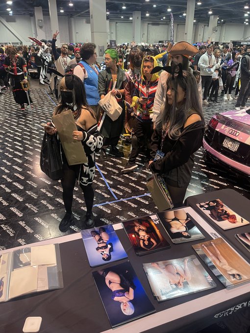 Thank you everyone who came to see me at @LVLUPEXPO ❤️ I appreciate you guys so much 🥺❤️ https://t.c<a class="tags" target="_blank" title="On Twitter" href="/?out=eyJ0eXAiOiJKV1QiLCJhbGciOiJIUzUxMiJ9.eyJpYXQiOjE3MTgyNDI4NzQsImlzcyI6InR3cG9ybnN0YXJzLmNvbSIsIm5iZiI6MTcxODI0Mjg3NCwiZXhwIjoxNzQ5Nzc4ODc0LCJyZWRpcmVjdF91cmwiOiJodHRwczovL3R3aXR0ZXIuY29tL0xWTFVQRVhQTyJ9.RcNAP2DjvaplJz-bWomS2lrDgPV1mKx6YacgWSXsc5m-EoYi6_n8q7f2EJnDvvqJ3IYrhCBqB6CXdI4bN9Ig2Q">@LVLUPEXPO</a><a href="/tag/residentevil"class="tags"><span>#residentevil</span></a>