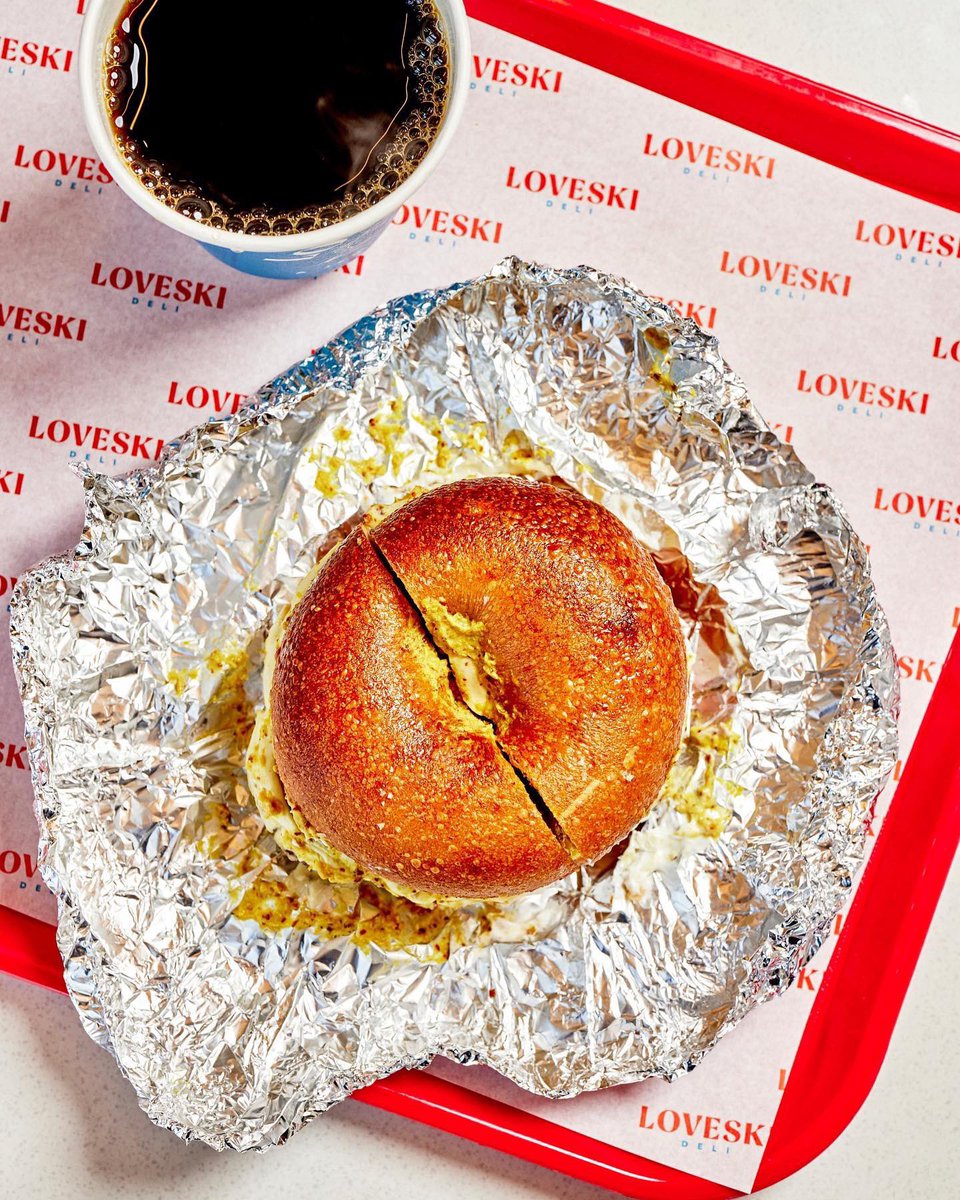 OriginalNFV's tweet photo. RT #LoveskiDeli #Napa
·
Need a little three-day weekend recovery? Grab our ✨Sausage, Egg + Cheese✨ at the #Oxbow or order through DoorDash! 🥯🥯🥯
@OxbowPubMarket #oxbowpublicmarket #loveski #deli #breakfast #breakfastbagel #breakfastsandwich #lunch #sandwich https://t.co/wyhFogUMdb
