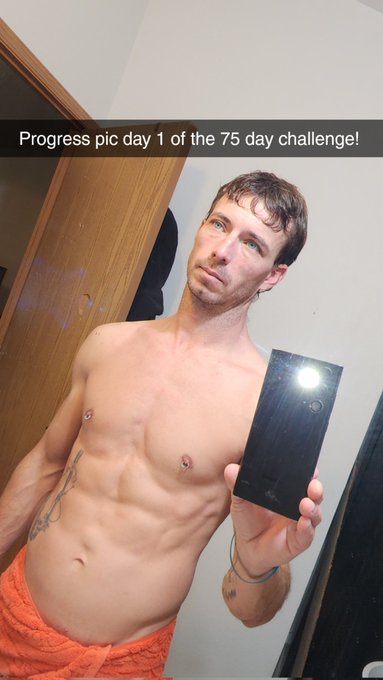 Come follow me on my 75 day challenge! #fitness #75dayshardchallenge https://t.co/3A5lrrkdzR<a href="/tag/fitness"class="tags">#fitness</a><a href="/tag/75dayshardchallenge"class="tags"><span>#75dayshardchallenge</span></a>