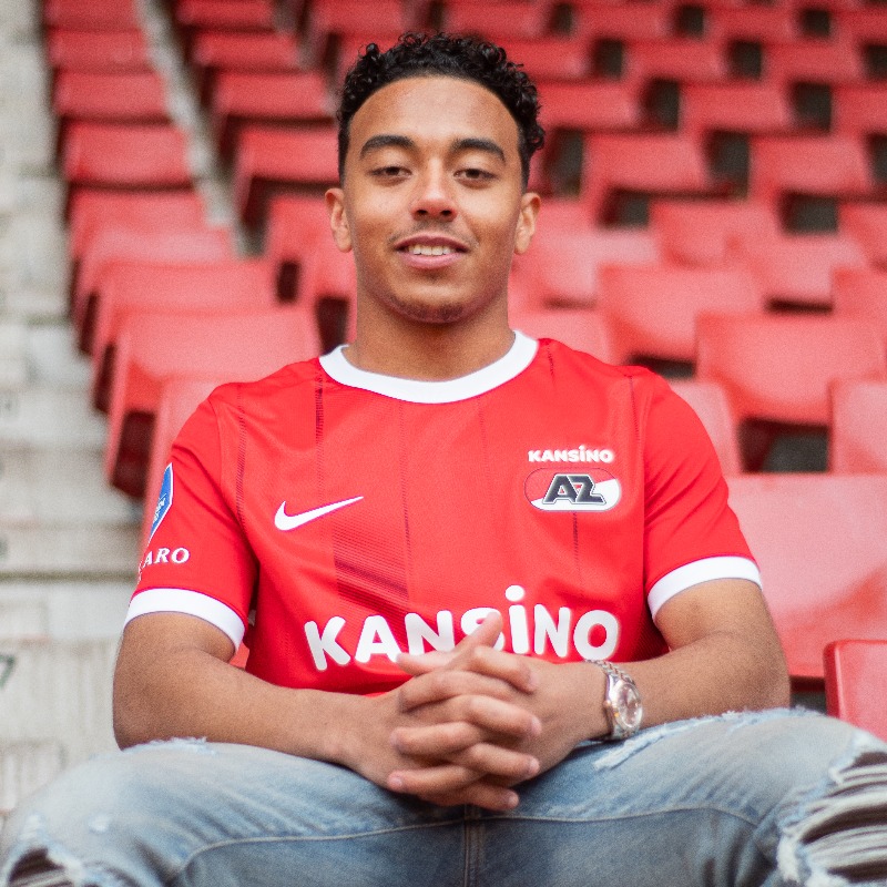 AZAlkmaar's tweet photo. ๐ถ ๐ฝ๐๐ ๐ฉ๐๐๐
๐๐๐๐๐๐๐
๐๐๐ ๐ถ
๐๏ธ Myron heeft zijn handtekening gezet onder een nieuw contract tot medio 2027!
#AZ #MvB19