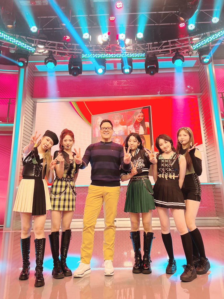 FpbVgr0aYAA4M75?format=jpg&name=medium