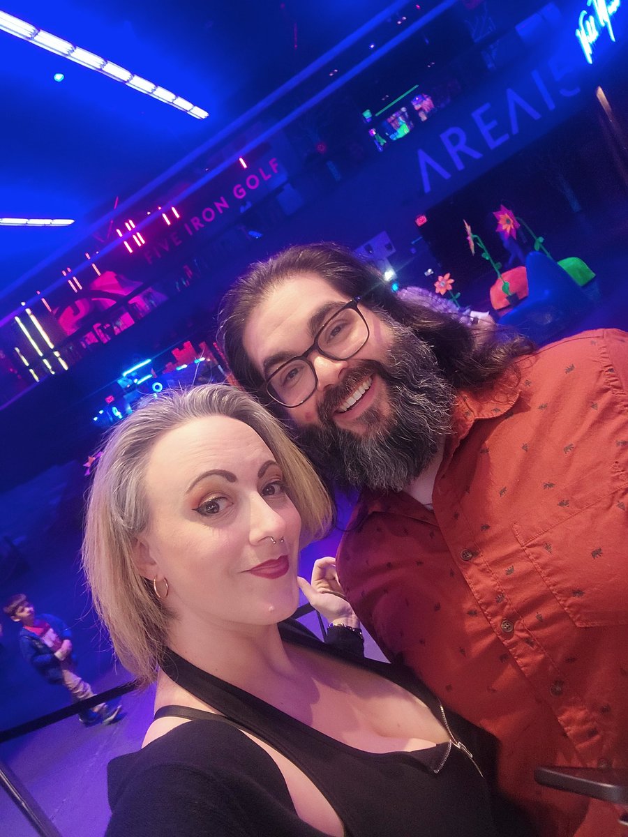 KateeBear702's tweet photo. Last night was a blast! Got to see some amazing people again that I met at lvlup and just have a great night
@kwoodsxxx @ItsBellaHue @SomeBeardy2Love
Hopefully it won't take another con and a year to se these wonderful people again! #GfuelFamily 🥤🥤🥤 https://t.co/AqbjBel9Mx