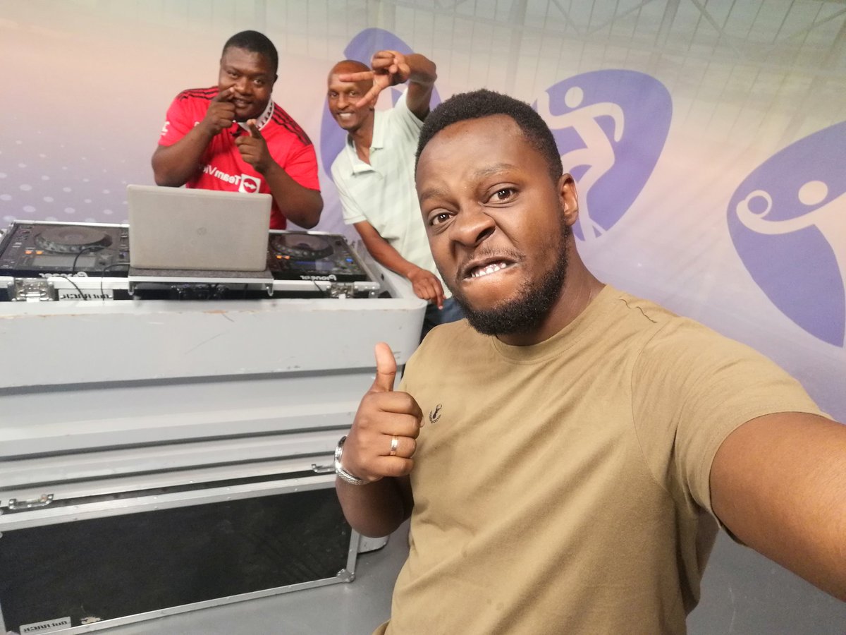 Tsuma_Brian's tweet photo. Ile show sisi hujinice
#TheGrandStand
Sports fused with music
@ktnhome_ https://t.co/ZK1wVwlA2N