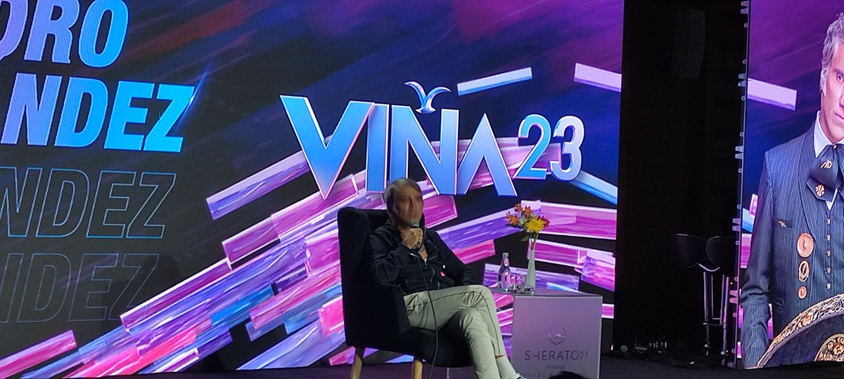 emiliofreixas's tweet photo. Alejandro Fernández habló con los medios este lunes en Viña del Mar. Se refirió a cómo han vivido como familia la partida de su padre, no descarta alguna sorpresa en el show y salió al paso por la polémica en torno a algunas presentaciones en México @RadioPortales @MediosUnidosCL https://t.co/xRjELMJzxo