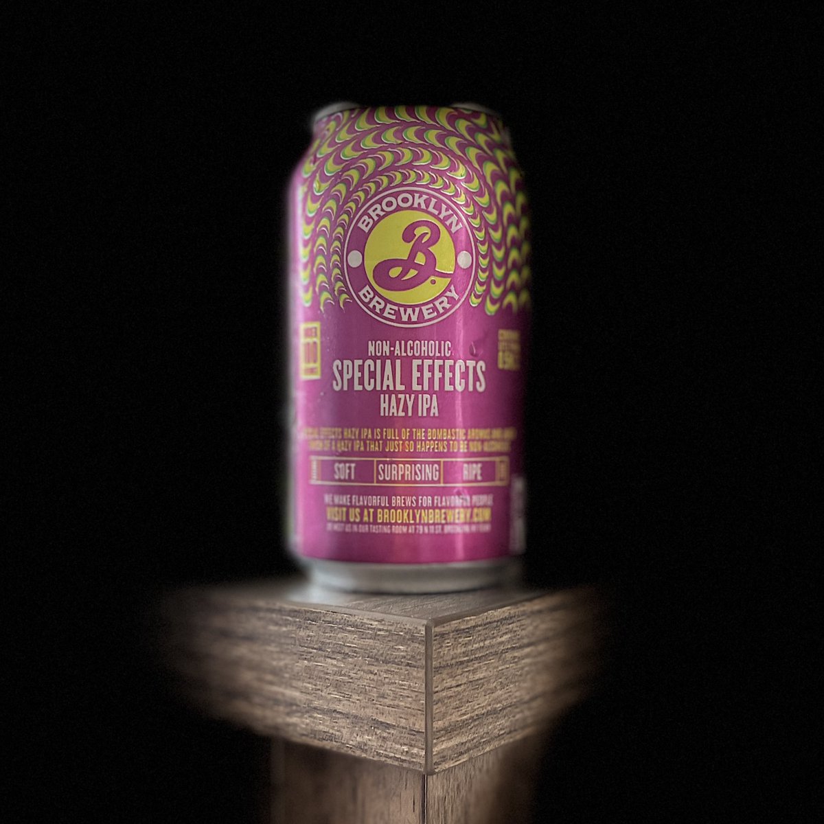 LiberianEnglish's tweet photo. 🥈#AlcoholFreeAwards rating is “good enough to include in your rotation” 🔁 0.5%🍺 for Special Effects Hazy IPA from Brooklyn Brewery (New York, USA) — Over Drinking 309th tasting 🎬 60; ⚓️ 66; ⚖️ 62; 🏁 63; hazy IPA #AFAsilver #AlcoholFree https://t.co/ZzpqP3zX3S