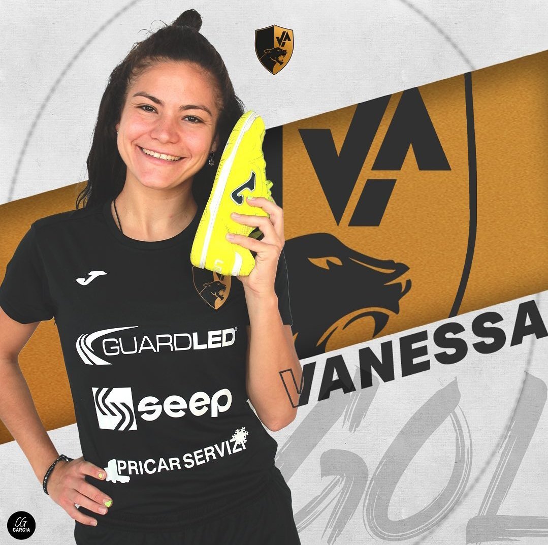 entorno5x5's tweet photo. ๐ Serie A Femminile - Italia ๐ฎ๐น
๐๏ธ La portera @martaverdu9 ๐ช๐ฆ y las jugadoras @VanessaJimnez ๐ช๐ฆ y #JessicaFernandez ๐ช๐ฆ son jugadoras del #VipC5 ๐ฎ๐น, que actualmente se encuentra en la 10ยช posiciรณn de la @DivCalcio5 Serie A Femenina italiana. ยกA asegurar la permanencia cracks! ๐๐ป https://t.co/uEqGGSQspR