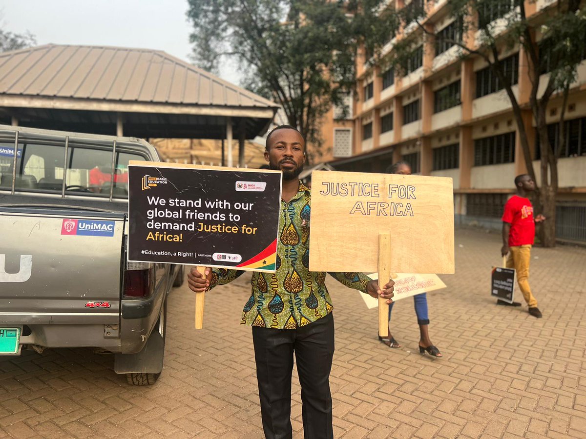 Youth &amp; student activists <a href="/NUGSOfficial/">National Union of Ghana Students</a> &amp; <a href="/aasu_72/">All-Africa Students Union</a>  in #Ghana have taken over the streets demanding #JusticeForAfrica! 

They are calling out the funding crisis in basic #education. In 2021, the government spent almost double its expenditure on #debt interest than #education!