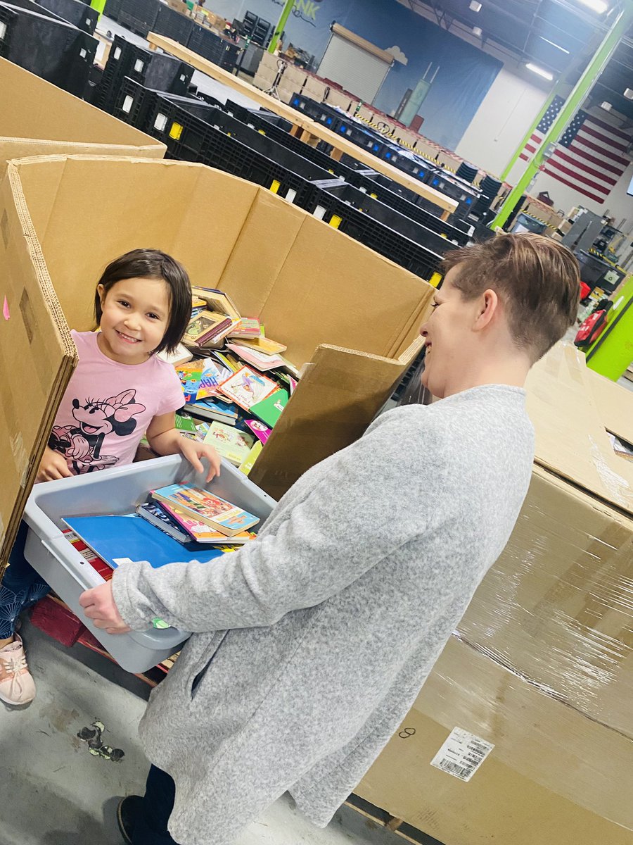 A fabulous morning <a href="/berniesbookbank/">Bernie's Book Bank</a>  They provide <a href="/HarvardD50/">Harvard CUSD 50</a> so many wonderful opportunities for our students, it was our turn to give back! #harvardRising #literacy #HarvardHelps