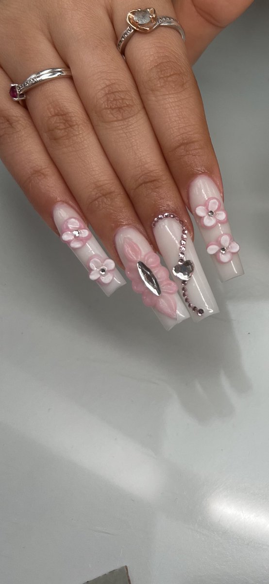 Book with me 💖