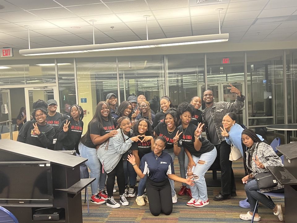 JSUSGA's tweet image. Happy Monday from your 77th Admin! We hope you have a great week🫶❤️