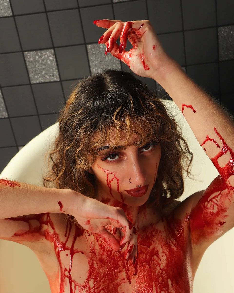 non_stop24_7's tweet photo. Honeymoon cut short 🔪🫀🫦 My Bloody Valentine ❤️👅💸 V-Day part 3

All are nude so I have cropped - but the fill versions will abe uploaded on my onlyfans x

#mybloodyvalentine #gory #blood #horror #creators #alternativemodels https://t.co/ESyY6zNfk1