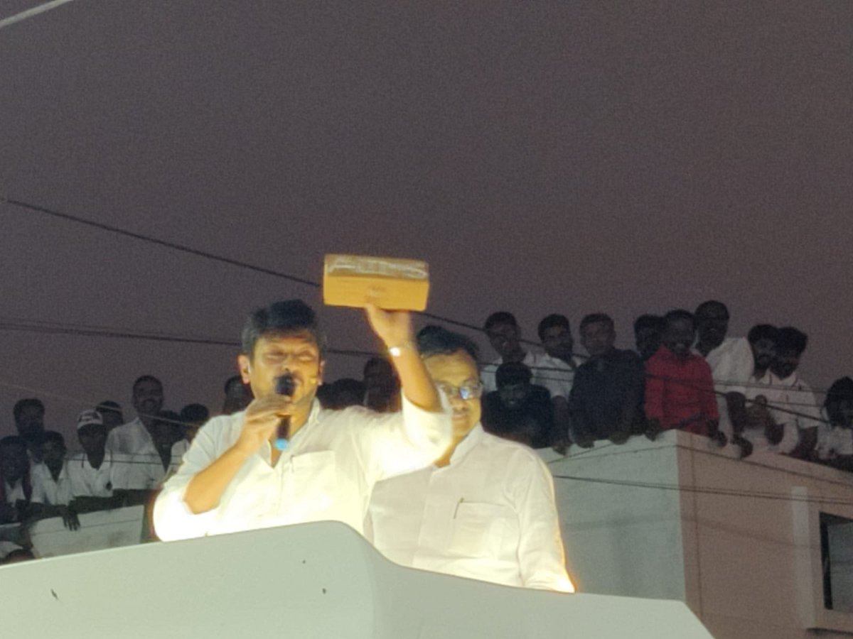 jagan2784's tweet image. இத கட்டத்தான் 38 MP அனுப்பினோம் பின்ன ம##ர புடுங்கவா அனுப்பினோமுனு அங்கின இருந்த மக்கள் மொனங்கினாங்க...