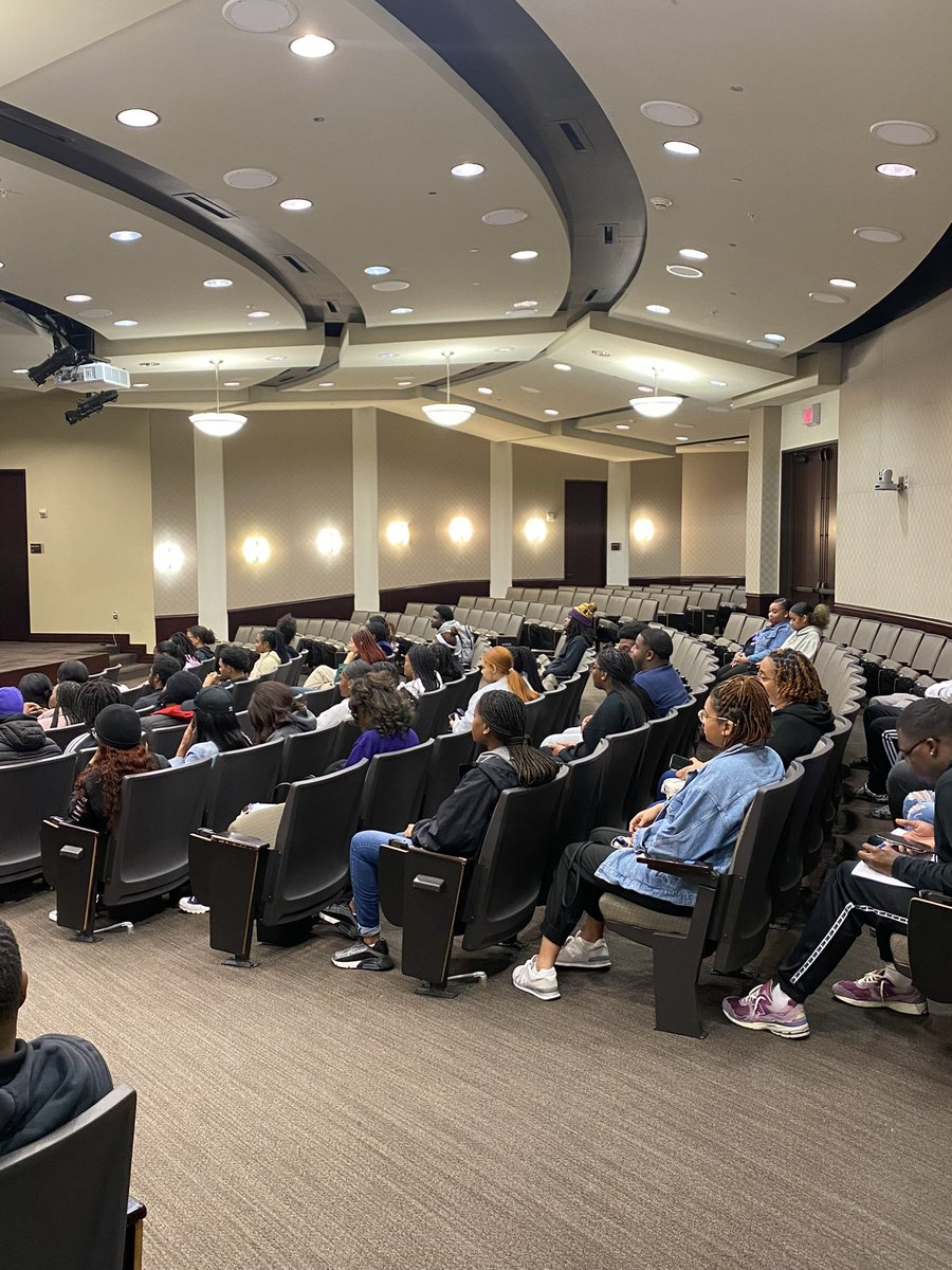 pv_purplejacket's tweet photo. Thank you all for coming out to get some Free Game with our brothers of B.L.A.C.K.💜🖤 Be on the lookout for upcoming events and opportunities!👀 #pvamu #pvpurplejackets #healthyrelationships https://t.co/4u80TAQCXC