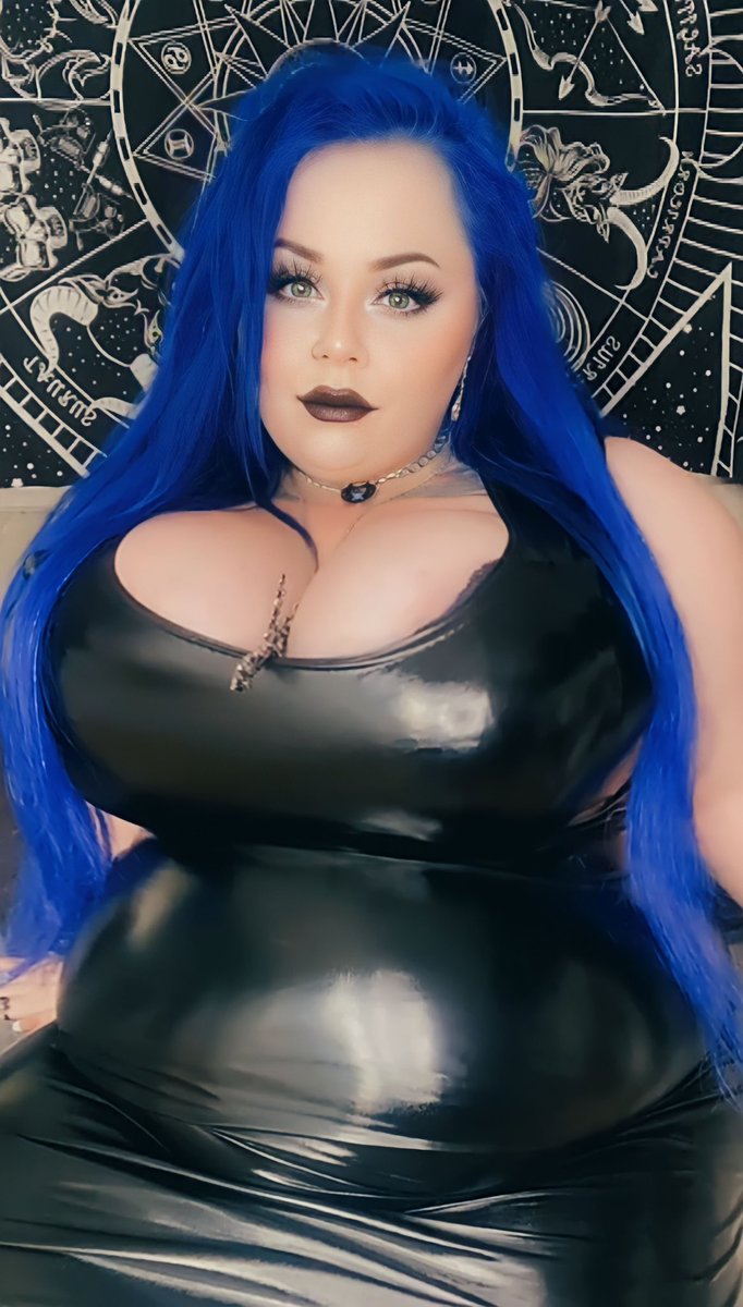 🇬🇧bbw Nylons On Twitter Loving The Tight Latex Outfit And That Hair