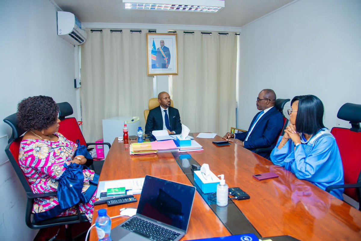 PatrickMuyaya's tweet photo. #RDC : États des finances publiques, comment s’est clôturé l’année 2022 ? Et quelles perspectives pour 2023 ? L’obligation de transparence, une marque de notre gouvernement. Présenter les points forts et les points à améliorer #BriefingSpecial avec @nskazadi #ChangementDeNarratif https://t.co/aNJFJj493y