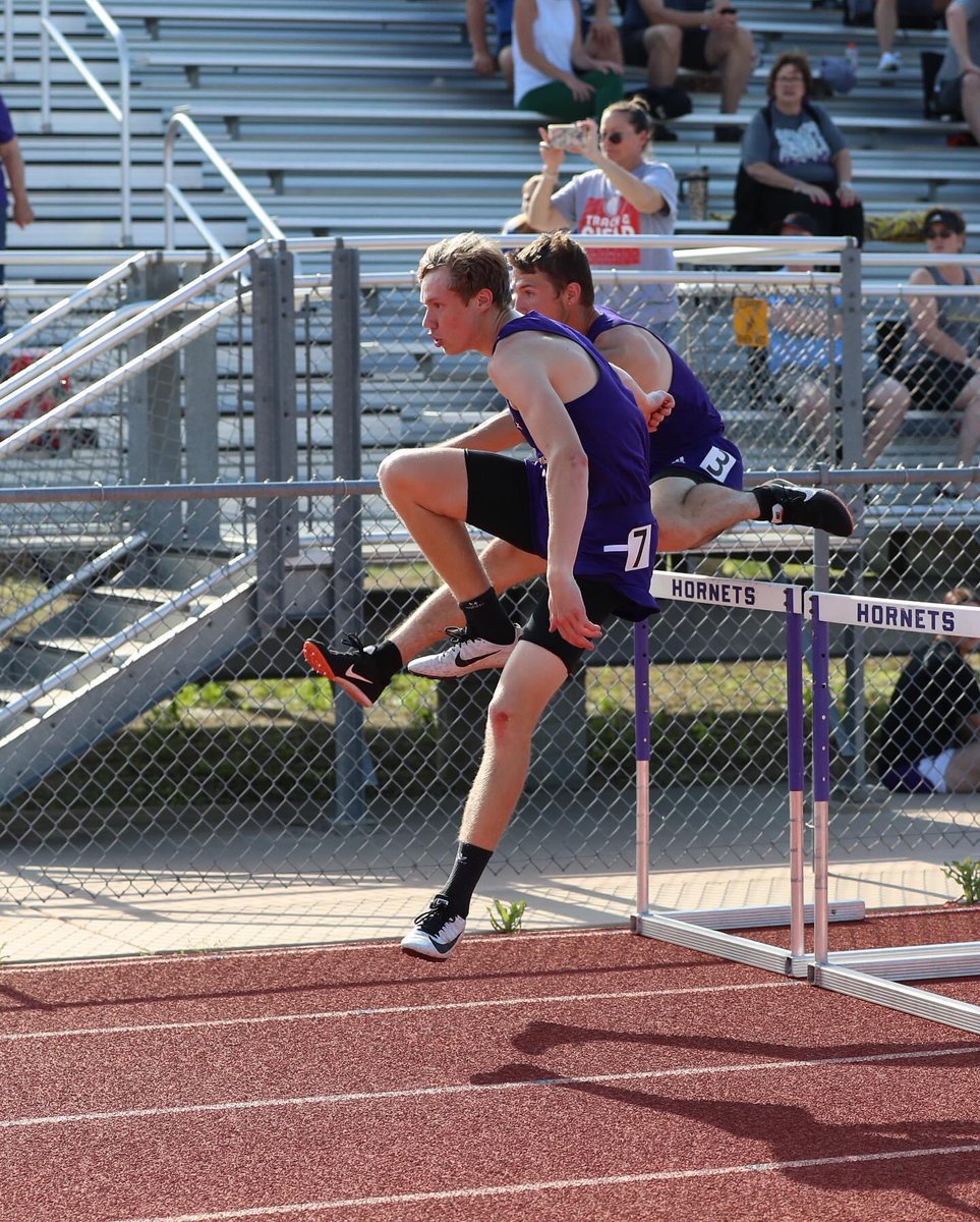 MrWillisVCHS's tweet photo. Why you should do Track &amp; Field:

enhances foundational skills for all sports

team results determined by individual efforts

colleges provide more scholarships for track &amp; field than any sport 

make lifelong friendships &amp; connections 

1 week til season starts! #VCTF #SOUL https://t.co/frmkzVUkcF