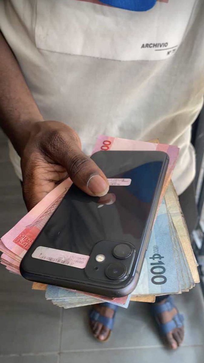 Phone_Hub1's tweet image. Thank you customer 
Still selling iPhone 11 64 gig