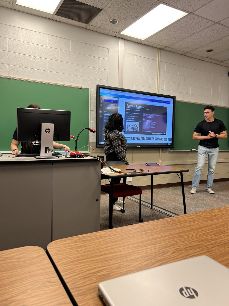 nmsu_role's tweet photo. We’re preparing for #NMSUResearch #NMSUCreativity https://t.co/F4ADs2XiPM