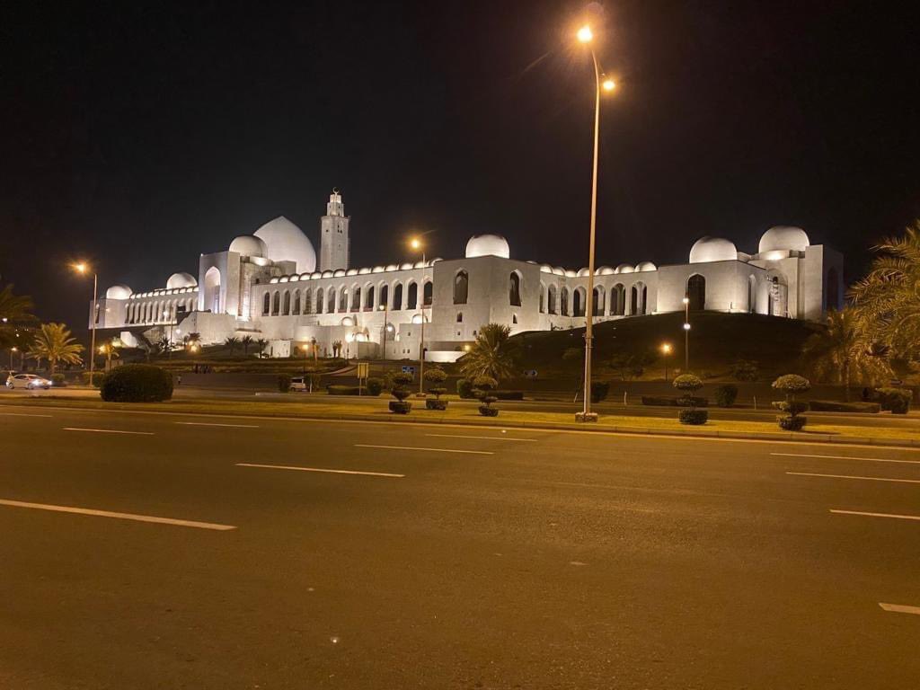 The stunning Grand Jamia Masjid bahria Karachi MashaAllah ❤️💫

#GrandJamiaMasjidKarachi #NightView #StunningView #BahriaTown #Karachi #BahriaTownKarachi