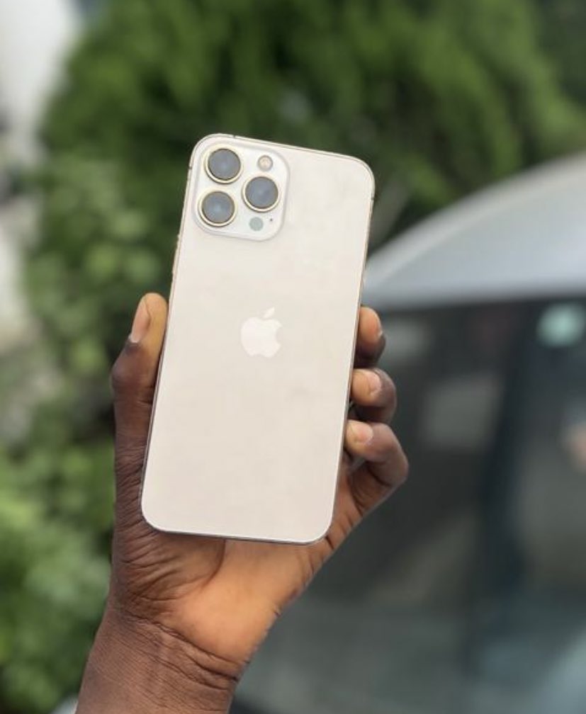 Phone_Hub1's tweet image. 13 pro max 256 gig 
Available 
0242871482