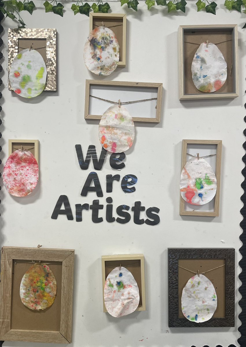 MrsGriffiths7's tweet image. The children had a go at using marbling inks to create their own mysterious egg! 🥚🥚🥚 @StanleyGrovePA #eggs #marbling #expressivearts #eyfs #art #creative