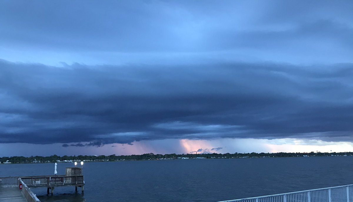 EileenPCarry's tweet photo. @Yaacov97531 @OrorIko #FL , #HalifaxRiver , #Sunset /#Blue #Storm
📸 .. as is. https://t.co/zXMEsglpU6