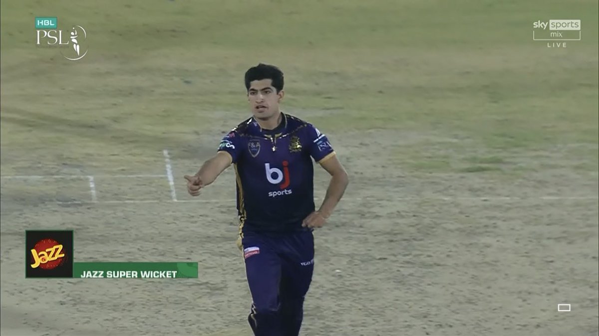 Meerab026's tweet photo. All emotions in one frame ❤️💕
HOW AMAZING WERE THOSE TWO "*"Gladiator Boys"*"💜Bad day for Quetta fans 🙂 but we will be back stronger InshaAllah ❤️💜
#naseemshah 
#hasnain 
#PSL2023 
#PZvQG 
@DureBaiza005 https://t.co/2ZVOUXObkp