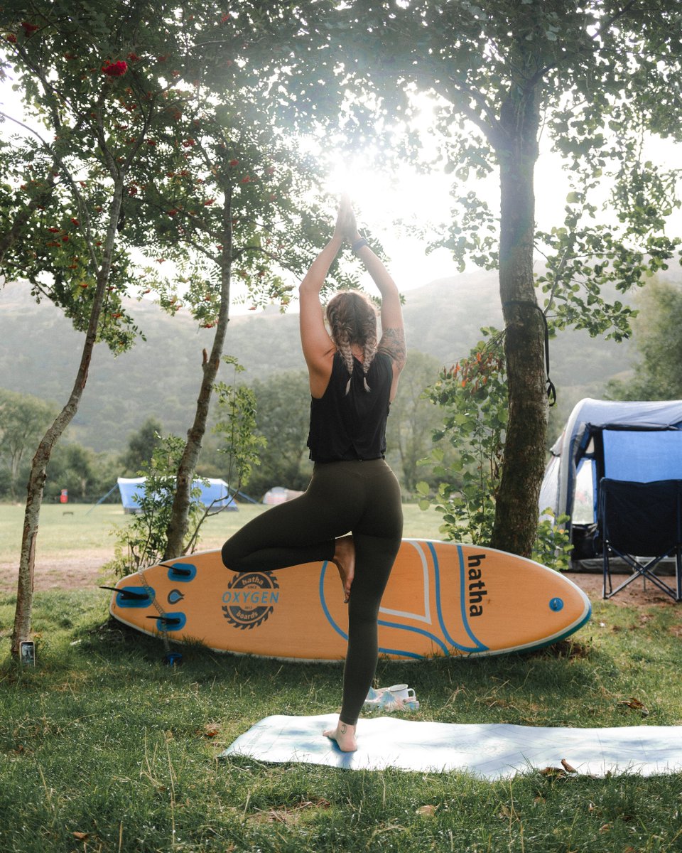zaktaylormedia's tweet photo. Beth is officially a yoga teacher! She's been working nonstop towards this for the past year or so and I couldn't be more proud. Check out some of her upcoming classes over at @ flowingwithbeth on IG ❤️ https://t.co/HIpvWoLJF8