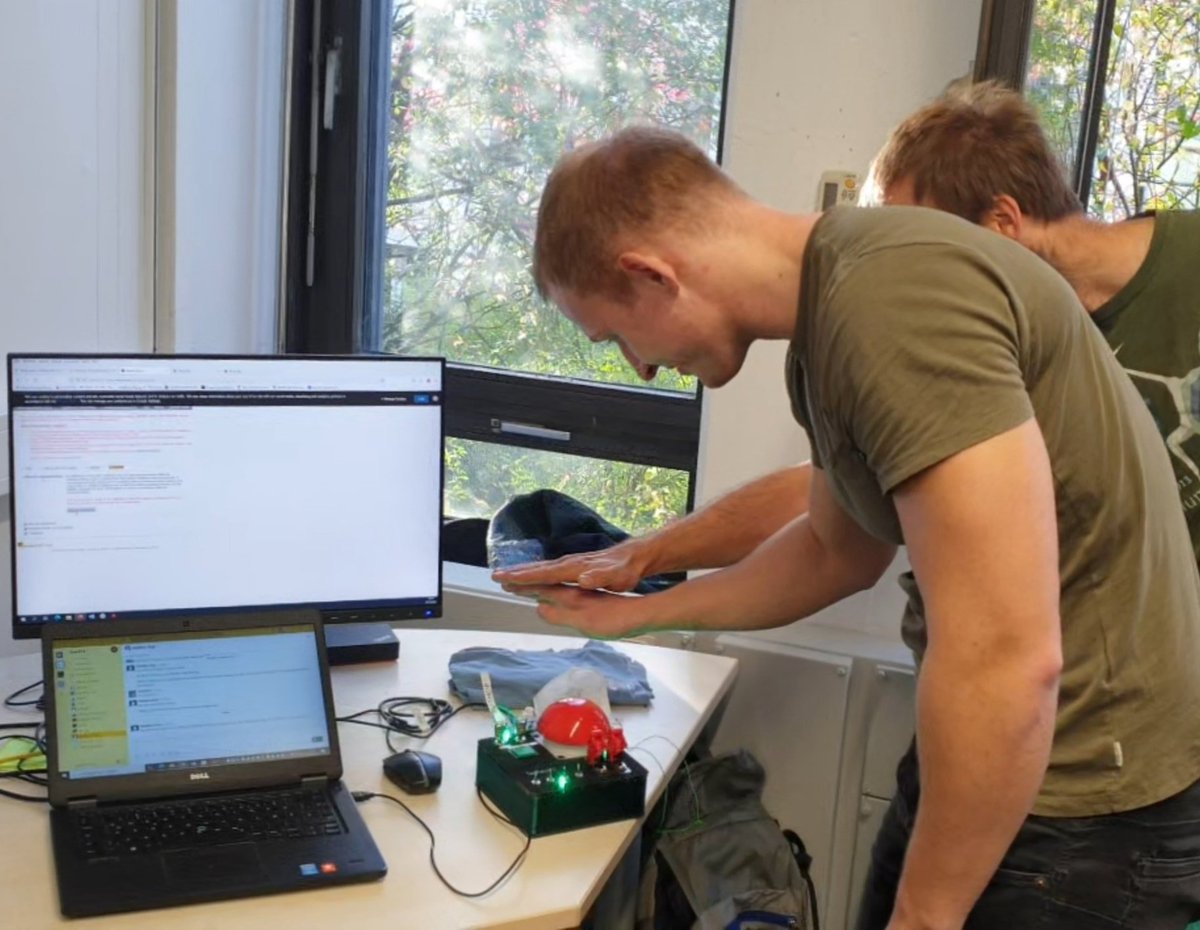 robotic_dna's tweet photo. Here Matthias and Jonathan show when you submit strong, you publish strong💪! Congrats to all the authors! https://t.co/KVTpqdCcMx