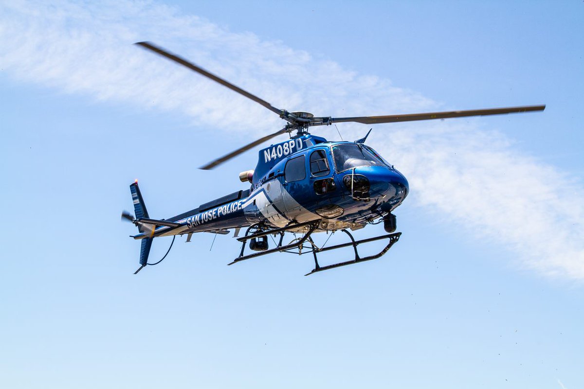 SJPD_PIO's tweet image. #Air3 is in the air and assisting with stolen vehicle recoveries and suspect apprehension. 

We have phenomenal pilots and observers who direct ground units to arrest those thieves stealing your cars. 

We will keep at it. 🚁🚓🚨