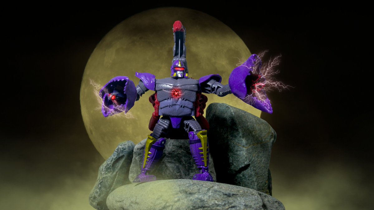 Sebagames92's tweet photo. Nella serie Netflix è stato letteralmente ignorato, nella prima serie beast wars era uno dei sottoposti più importanti!
#transformers #transformerskingdom #hasbro #maximals #predacons #autobots #decepticons #beastwars #photography #toyphotography #robot #actionfigure #hobby #nerd https://t.co/zJZyvCA6Yy