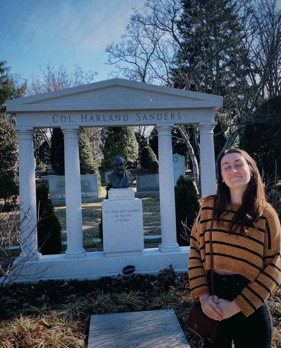 She chose the grave of colonel sanders., image size:972x1200