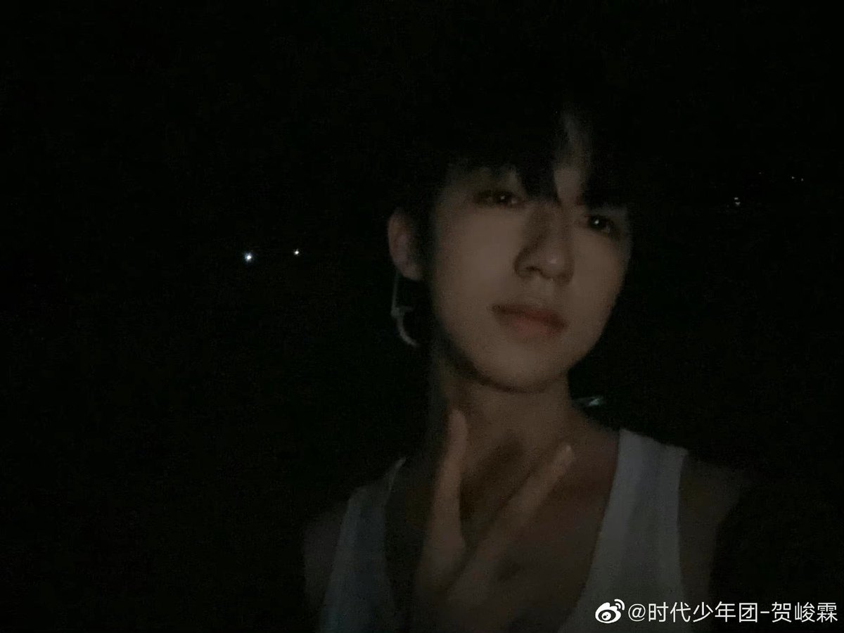 forhejunlin's tweet photo. 230220 junlin weibo

“the ocean breeze was pretty strong”

#贺峻霖 https://t.co/VBA7HurvSn