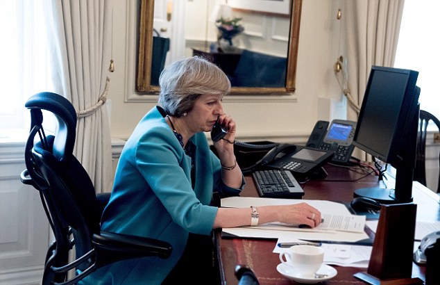 MareaReformista's tweet photo. El Gobierno que trabaja

Theresa May trabajando en un ejército renovado, más fuerte y al servicio de los ciudadanos. https://t.co/iix81lnmDA