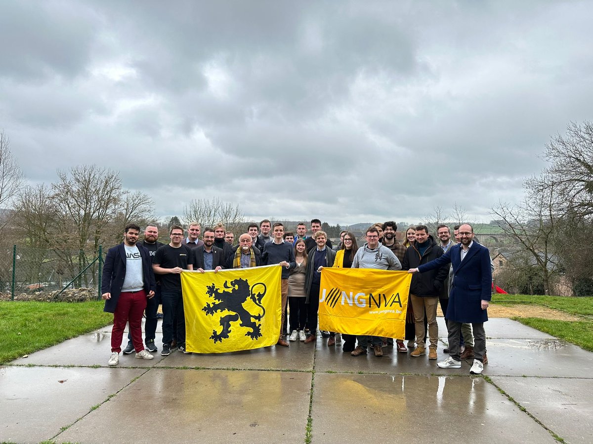 We sloten ons Wintertreffen af met een boeiende lezing van Jan Peumans. Hij vertelde over de geschiedenis van de Vlaamse beweging, zijn carrière en de strijd die in Voeren geleverd is om er Nederlands te kunnen spreken. We blikken terug op een boeiend en leuk weekend! 🦁