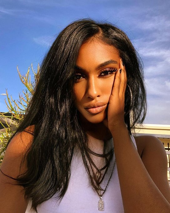 TW Pornstars Playboy. Fotos y vídeos de Twitter.