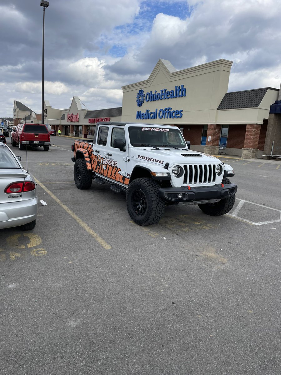 chaffin_jerry's tweet photo. So now I’m jealous!! #WhoDey #HomeTown #chillicothe #firstcapitol https://t.co/CNQMelm8wy