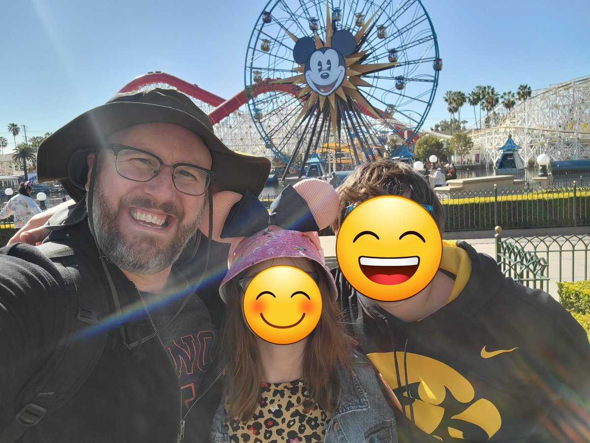 Comicspedia's tweet photo. Took my kids to @Disneyland and had such an amazing time! Upon learning it was our first visit, a cast member "made magic happen" and gave us perfect seats for the Fantasmic! and fireworks shows, concluding an unforgettable family vacation https://t.co/mKyarr3Fcn