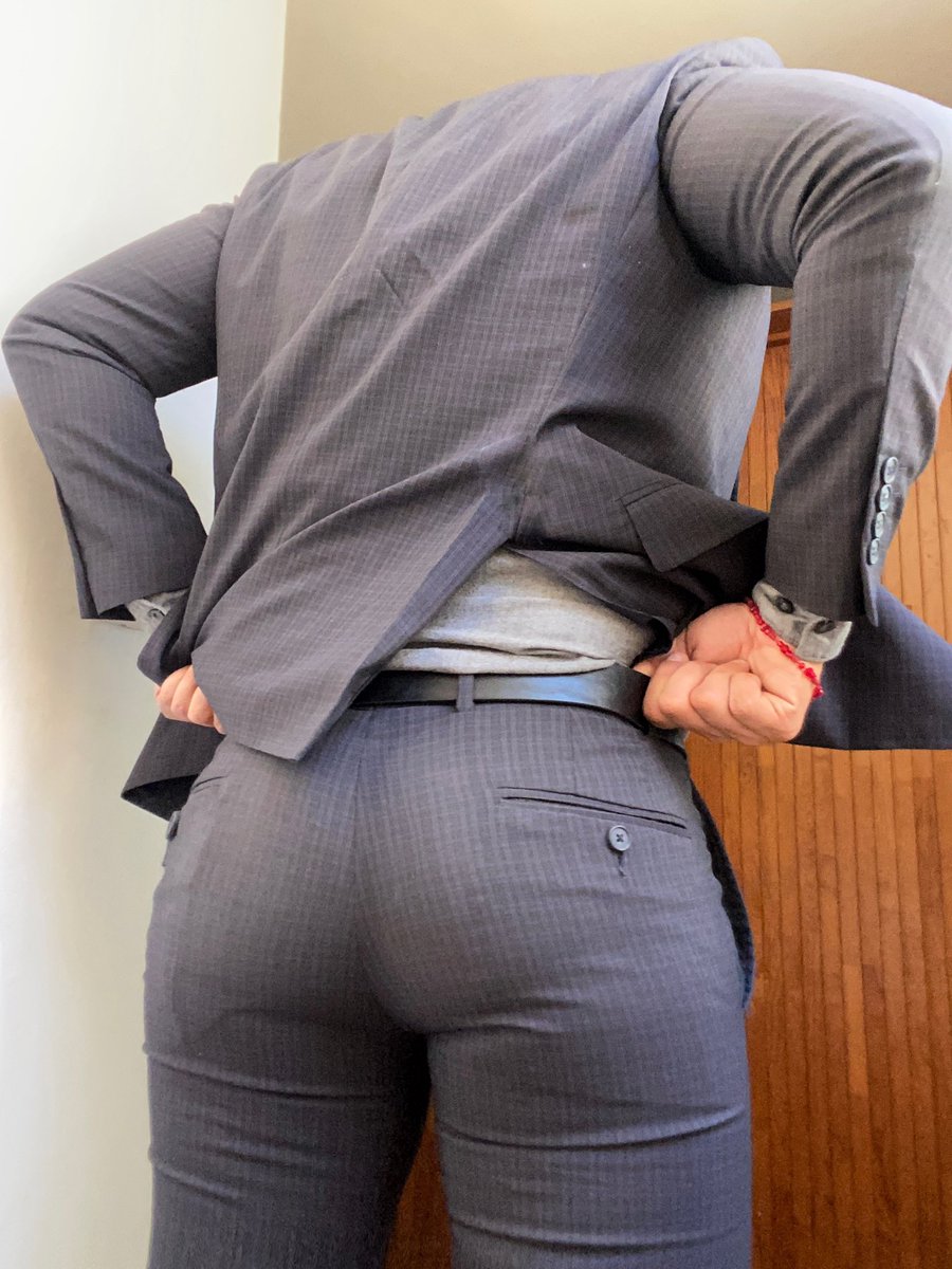 EverestMiguel's tweet photo. Muy buenos días 👔🍑😋 https://t.co/aRVm1q84JP