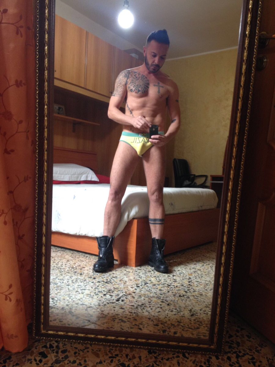 CesarePullano's tweet photo. #boy #guys https://t.co/8KzL7ADKDP