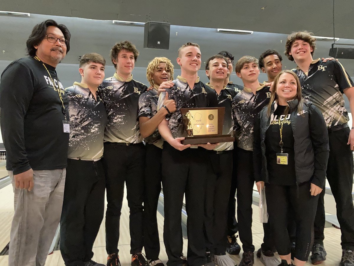 NJTags13's tweet photo. #NJbowling boys team finals 

Story of the day… Burlington Township (2,807) comes back to edge Warren Hills for the Group 2 🏆 by 6 pins. ⁦@bthsbowling⁩ wins its first state title ⁦@cpsj⁩ https://t.co/Zd876qNHYe