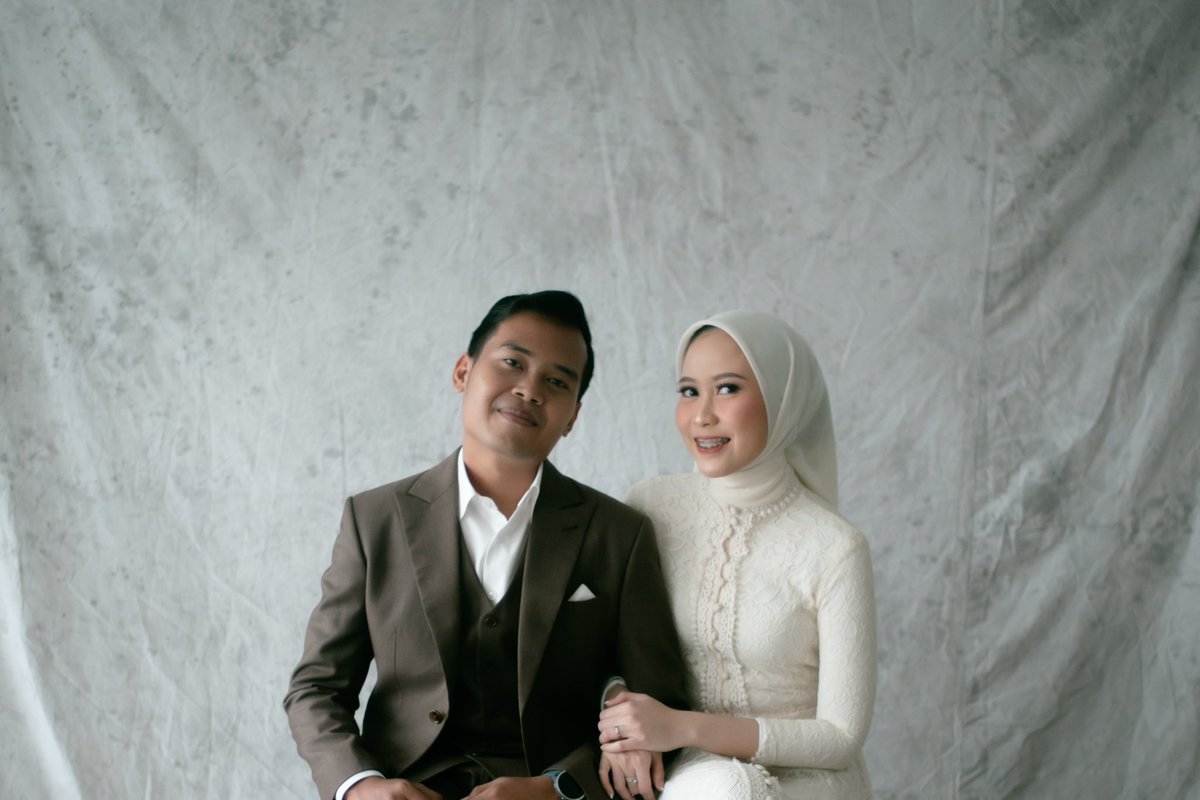 setiatesar's tweet photo. Membiarkan mereka duduk berdua, dengan pose sederhana akan lebih membuat terasa nyaman. https://t.co/mmVcuj56ax