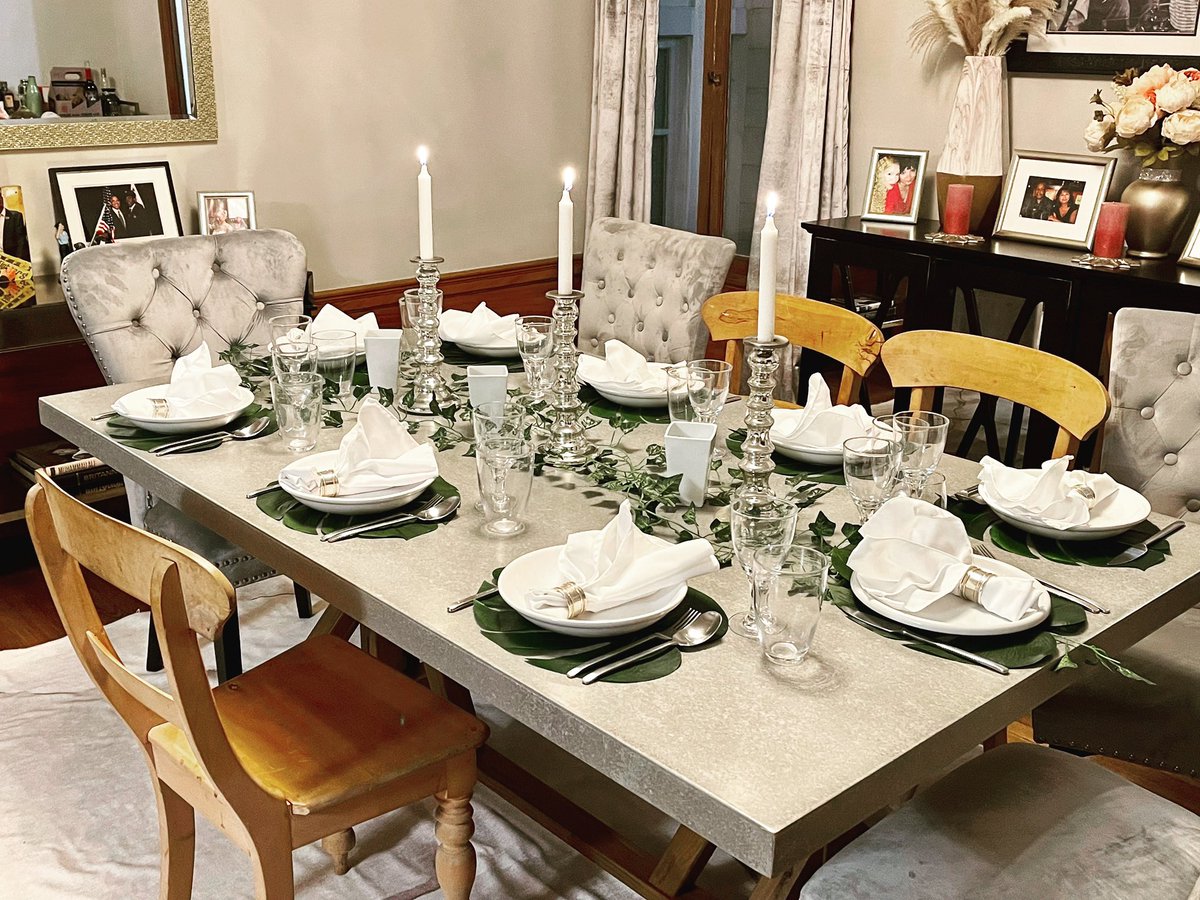 MesaEmillio1's tweet image. My #tabledesign for this past weekend’s #dinnerparty complete with #ivy & #carribean 🍃 s #thehost #emillio #theartofhospitality #writerandhost